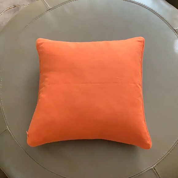Zara decorative pillow with insert - Picture 3 of 3